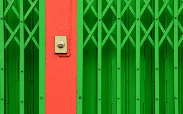 ușa glisantă verde